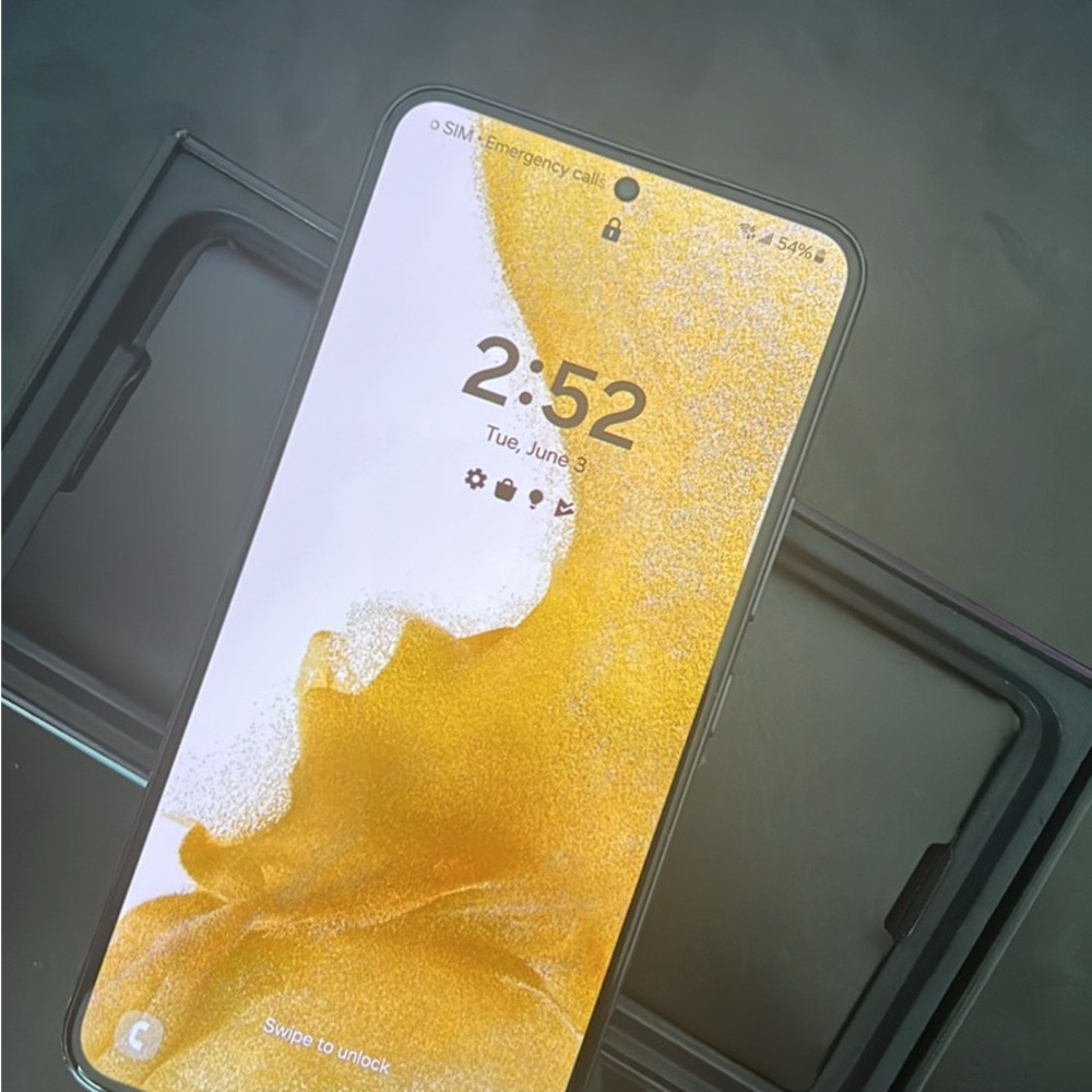 Samsung Silver Smartphone Full-Screen Display